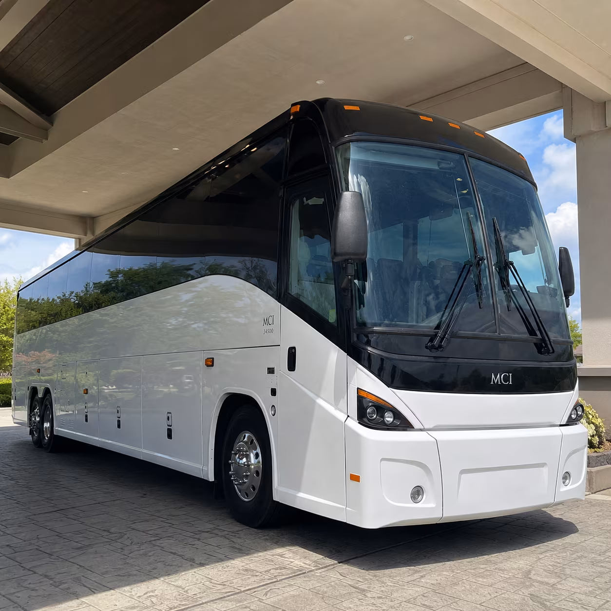 daily shuttle buses between plano s legacy corridor and downtown dallas